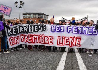 Troisième mobilisation Le 17 décembre, chiffres contrastés : 17000 à la préfecture, 30000 pour la police et 120000 pour la CGT.